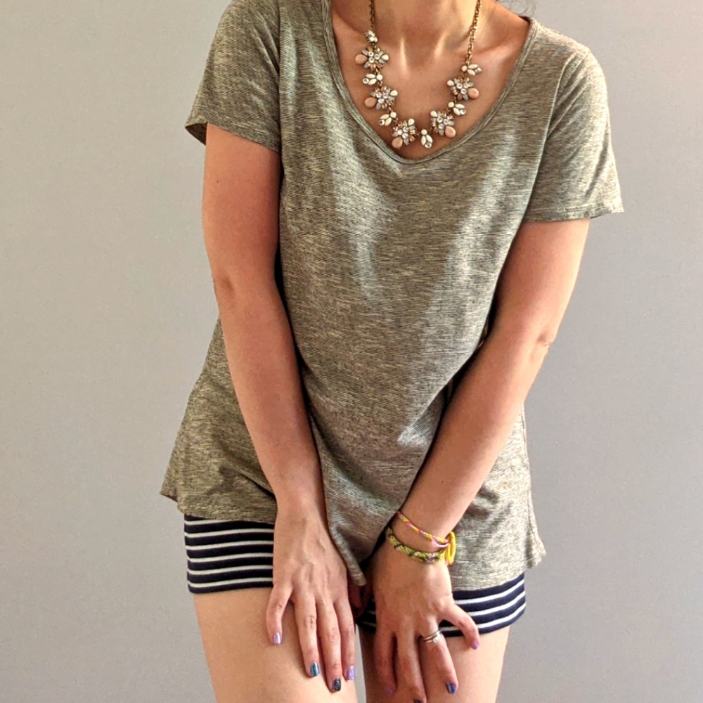LuLaRoe Classic Tee Gray Heather/B&W SMALL